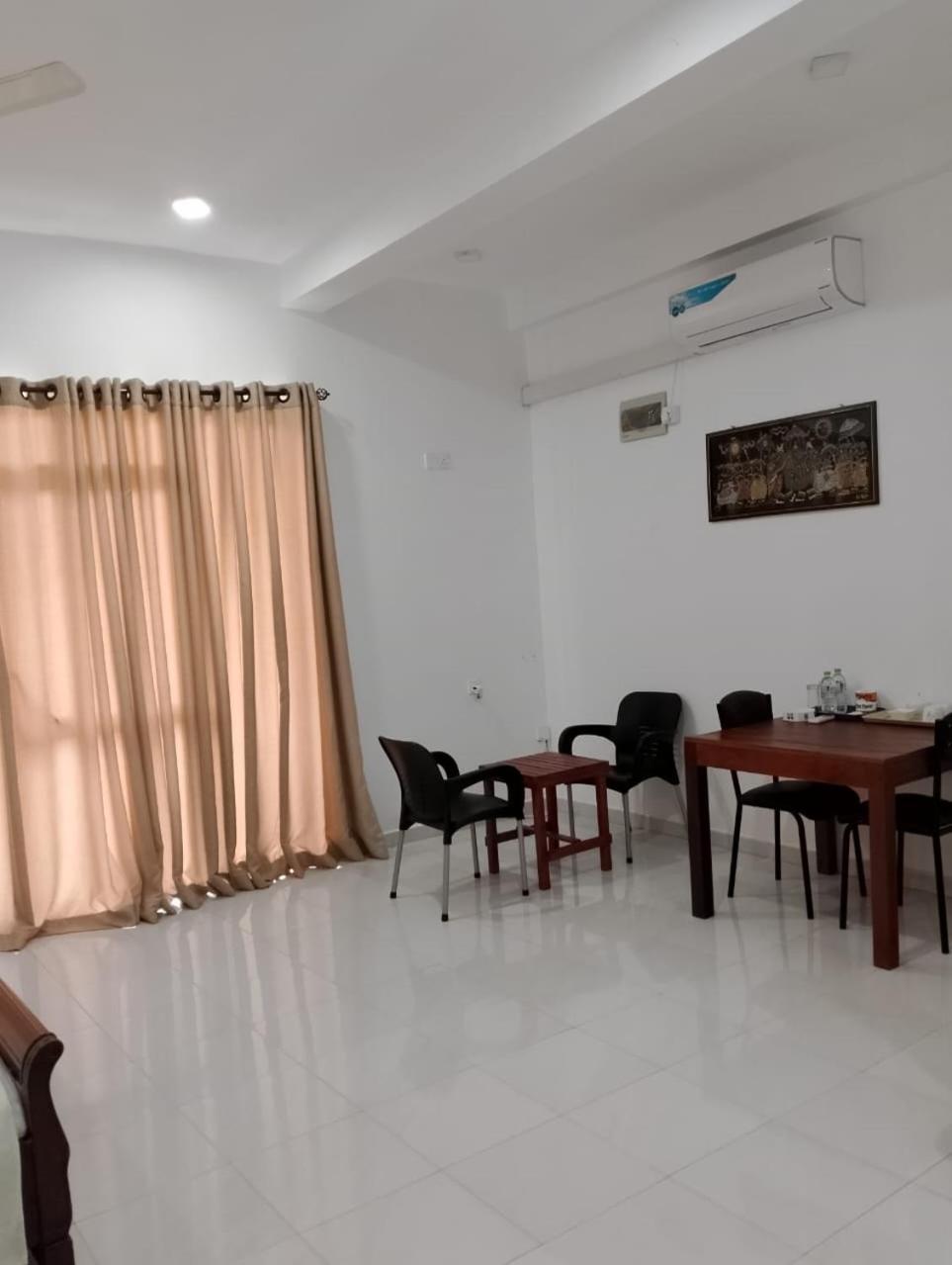 Pinnawala Elephant Front View Hotel Rambukkana エクステリア 写真